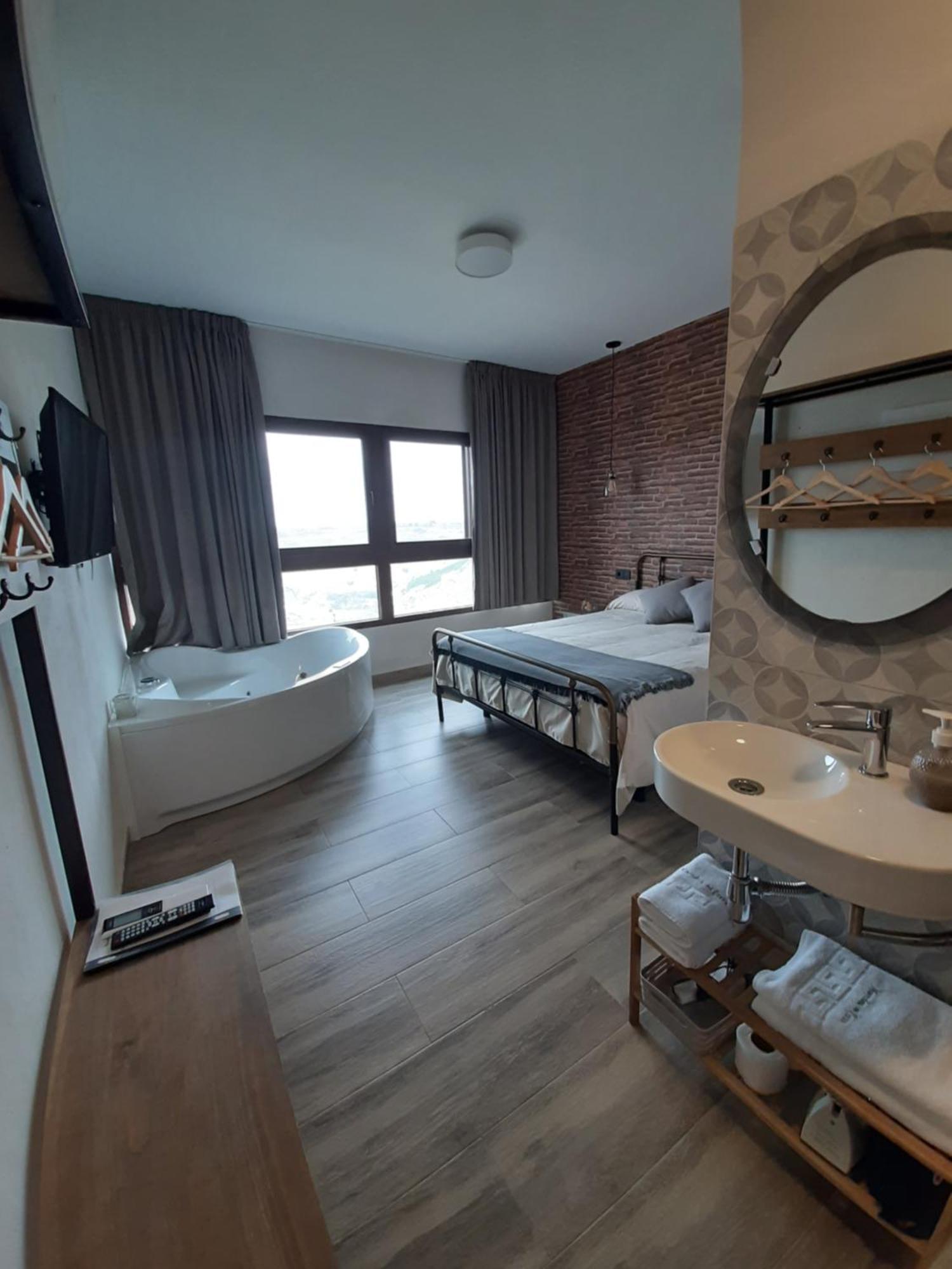 Casas Rurales Maribel - Complejo Moradas Del Cerro 2 - Suites Con Jacuzzi En Alcala Del Jucar Casas del Cerro Kamer foto